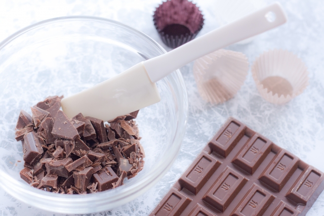 ヴィーガン＆プラントベースの簡単手作りチョコレート♪オイル＆ココア＆砂糖で作れる！！